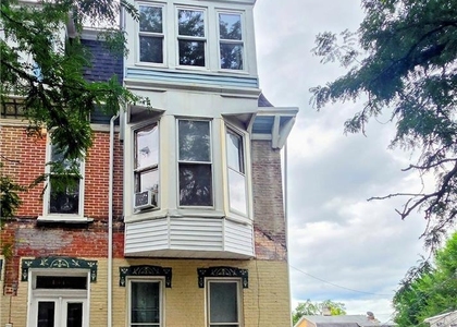 1048 W Walnut Street - Photo 1