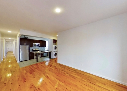 West 180th St & B'way  - Photo 1