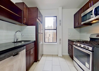 West 175th St. & B'way  - Photo 1