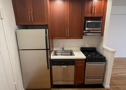 E 88th St / York Avenue - Photo 1