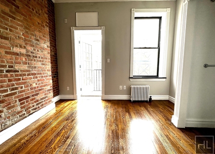 Mott Street - Photo 1
