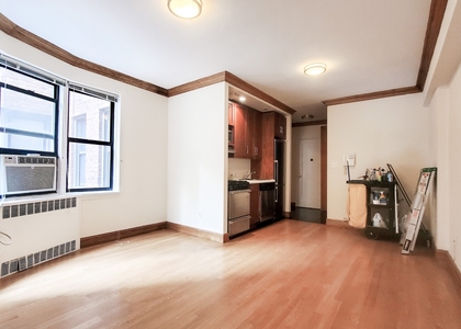 York Avenue - Photo 1