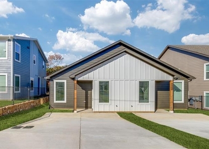 1025 Ray Drive - Photo 1