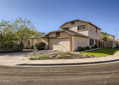 8834 W Willowbrook Drive - Photo 1