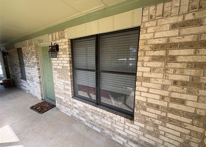 904 N Austin Street - Photo 1