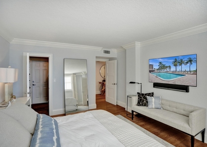 1051 Hillsboro Mile - Photo 1