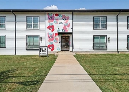 321 E 8th Street - Photo 1
