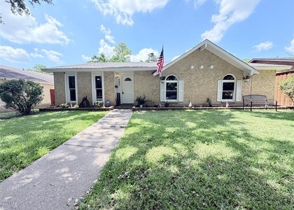407 Ivy Way - Photo 1