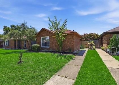 559 Lee Drive - Photo 1