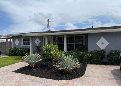 1520 Ne 35th Street - Photo 1