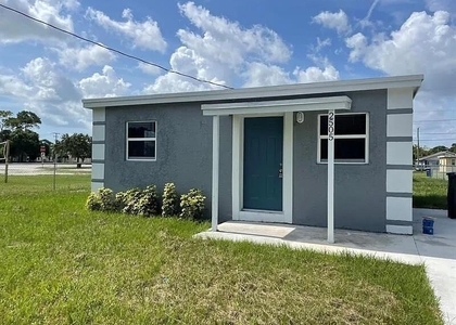 2505 Avenue L - Photo 1