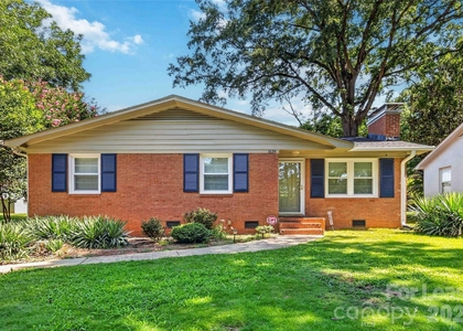 1634 Van Buren Avenue - Photo 1