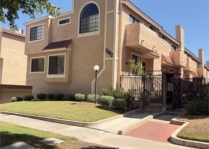 2612 W Grand Avenue - Photo 1