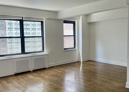  East 57th Street / 3rd Avenue - Photo 1