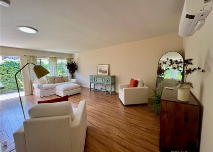 228 W Lemon - Photo 1