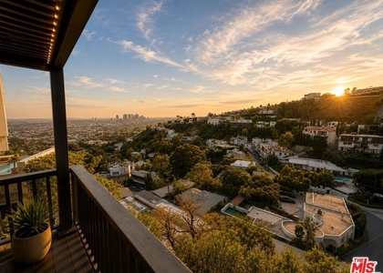 8810 Hollywood Boulevard - Photo 1