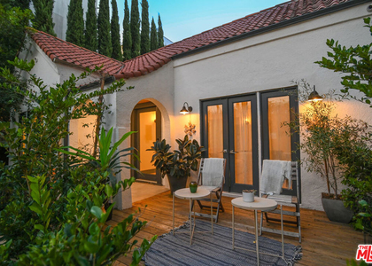 1019 N Orange Grove Avenue - Photo 1