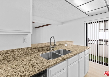 10535 Wilshire Boulevard - Photo 1