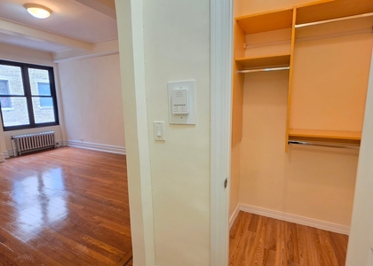 Second Avenue - Photo 1