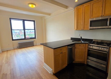 Second Avenue - Photo 1