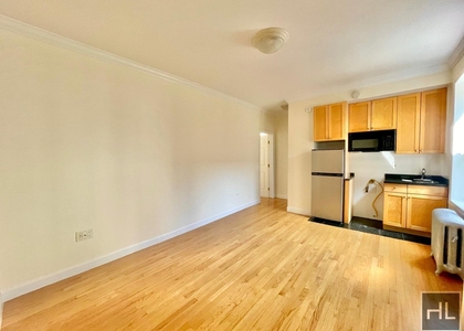 West 13 Street - Photo 1