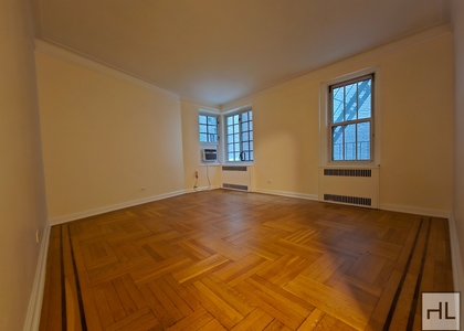 Jane St - Photo 1