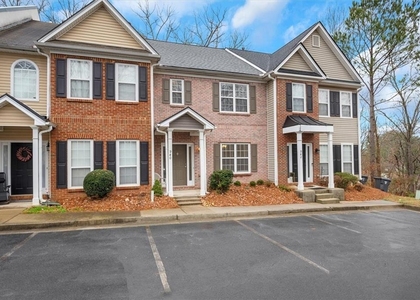 940 Tree Creek Boulevard - Photo 1