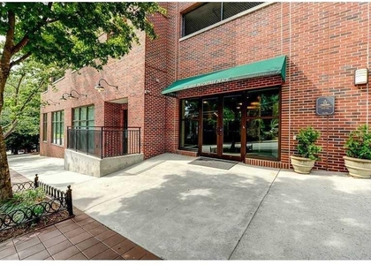 115 W Peachtree Place Nw - Photo 1