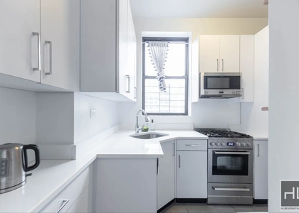 West 72 Street - Photo 1