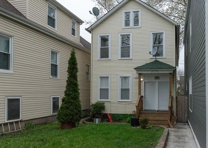 2818 N Drake Avenue - Photo 1