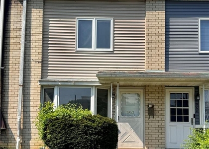1962 S Hall Street - Photo 1