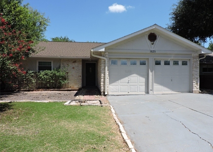 1625 Chippeway Ln - Photo 1
