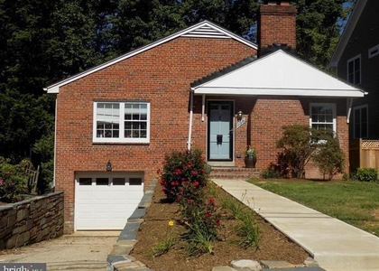 138 S Abingdon Street - Photo 1