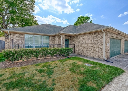 717 Cedarwood - Photo 1