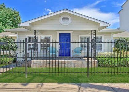 1518 Sabine Street - Photo 1