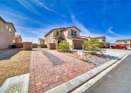 3821 E Weld Avenue - Photo 1