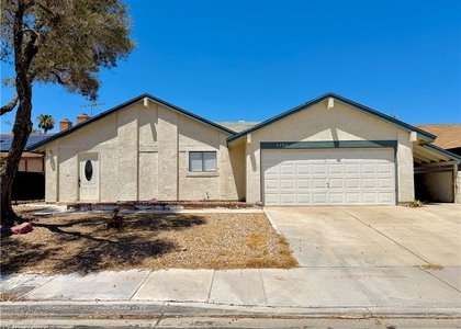 6200 Cedarwood Avenue - Photo 1