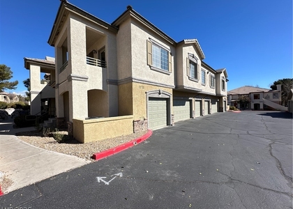 1621 Queen Victoria Street - Photo 1