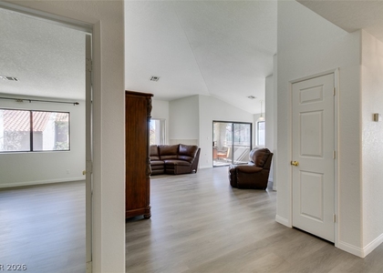 5054 S Rainbow Boulevard - Photo 1