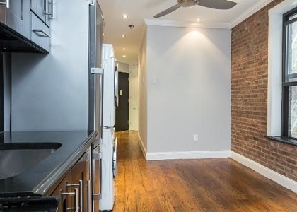 West 108th Street between Colu - Photo 1