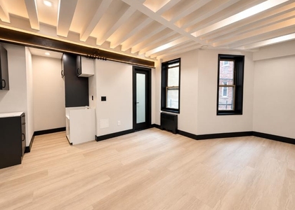 3BR in Sutton Place - Photo 1
