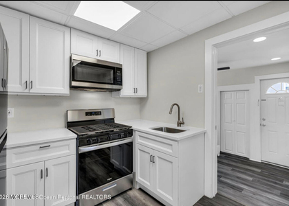 39 Sheridan Avenue - Photo 1
