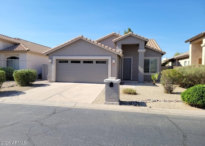 964 W Fairway Drive - Photo 1