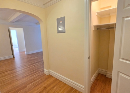 Christopher Street - Photo 1