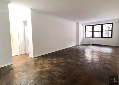 E 82 St - Photo 1