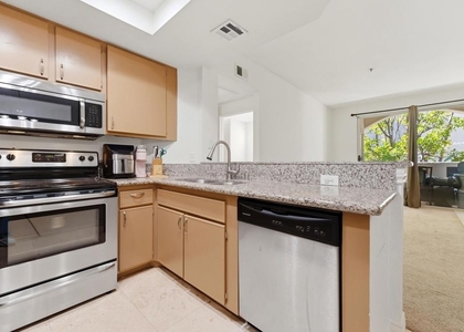 680 Camino De La Reina - Photo 1