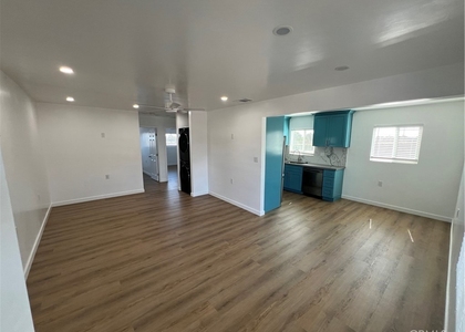 1541 N Hope Street - Photo 1