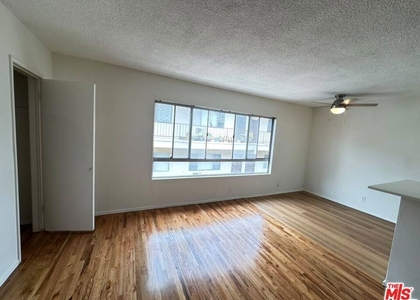 932 Wilcox Ave - Photo 1