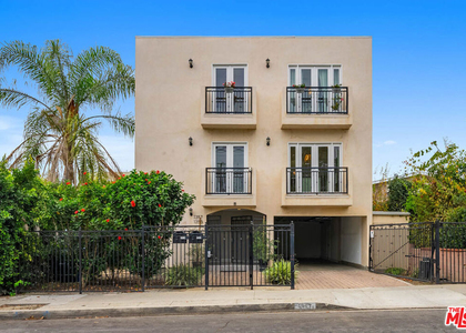 1357 Seward Street - Photo 1