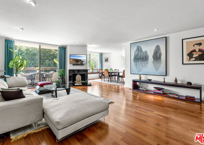 851 N Kings Road - Photo 1